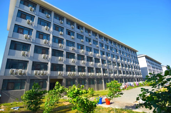 郑州财经学院宿舍图片